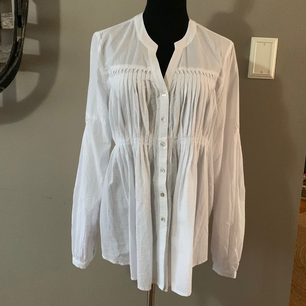 Women’s Sundance white “poet” shirt, (M), button up, long sleeve. Never worn.